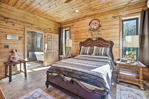 2 bedrooms, desk, iron/ironing board, free WiFi - Raka Ranch 70 Acre Woodland Retreat Private Just For You! (Folsom)