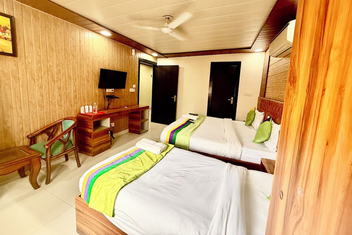 Superior Double Room, Balcony, City View | Free WiFi