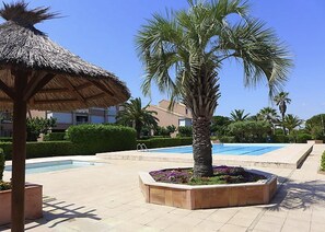 Outdoor pool - THE OASIS – 1-Bedroom Apartment with Garden *Pool *Air Cond *Beach 200m *Parking (Palavas-les-Flots)