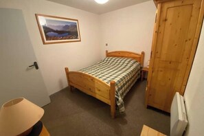 1 bedroom, bed sheets - Apartment Hautes-Pyrénées (Campan)