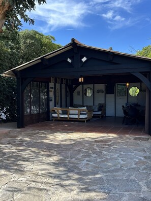 Children's play area - outdoor - Villa Terra Alba (Le Lavandou)