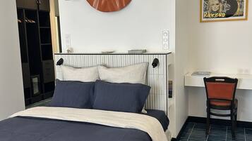 Quarto casal luxo, vista para a piscina | Cofres nos quartos, cortinas blackout, quartos à prova de som