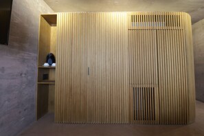 ห้องจูเนียร์ | ตู้นิรภัยในห้องพัก, Wi-Fi ฟรี