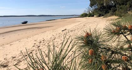 Chambre dâhĂŽtes « Dakar » avec piscine partagĂ©e, Wi-Fi et climatisation