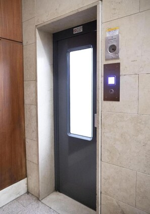Interior - Apartment 'Smart Central 5' with Balcony, Wi-Fi and Air Conditioning (Milan)