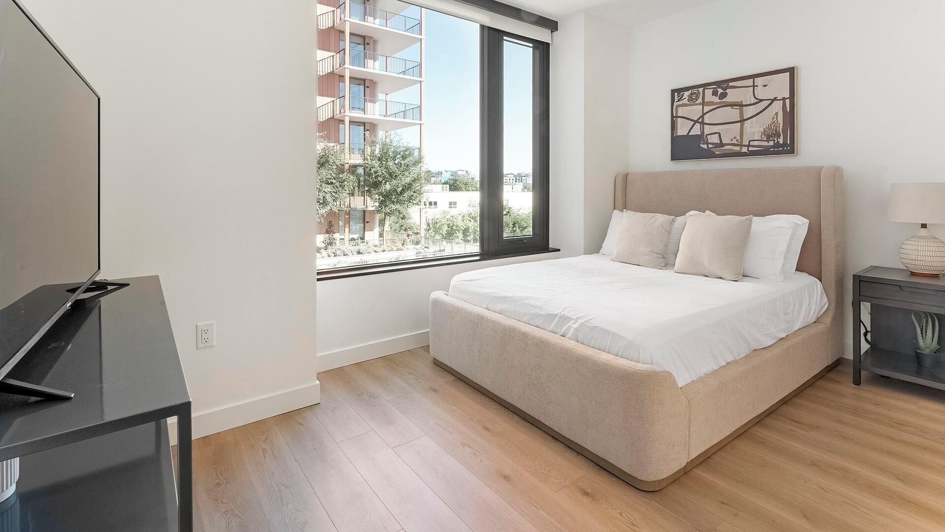 1 bedroom, desk, iron/ironing board, WiFi