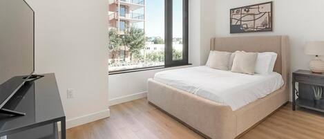 1 bedroom, desk, iron/ironing board, WiFi