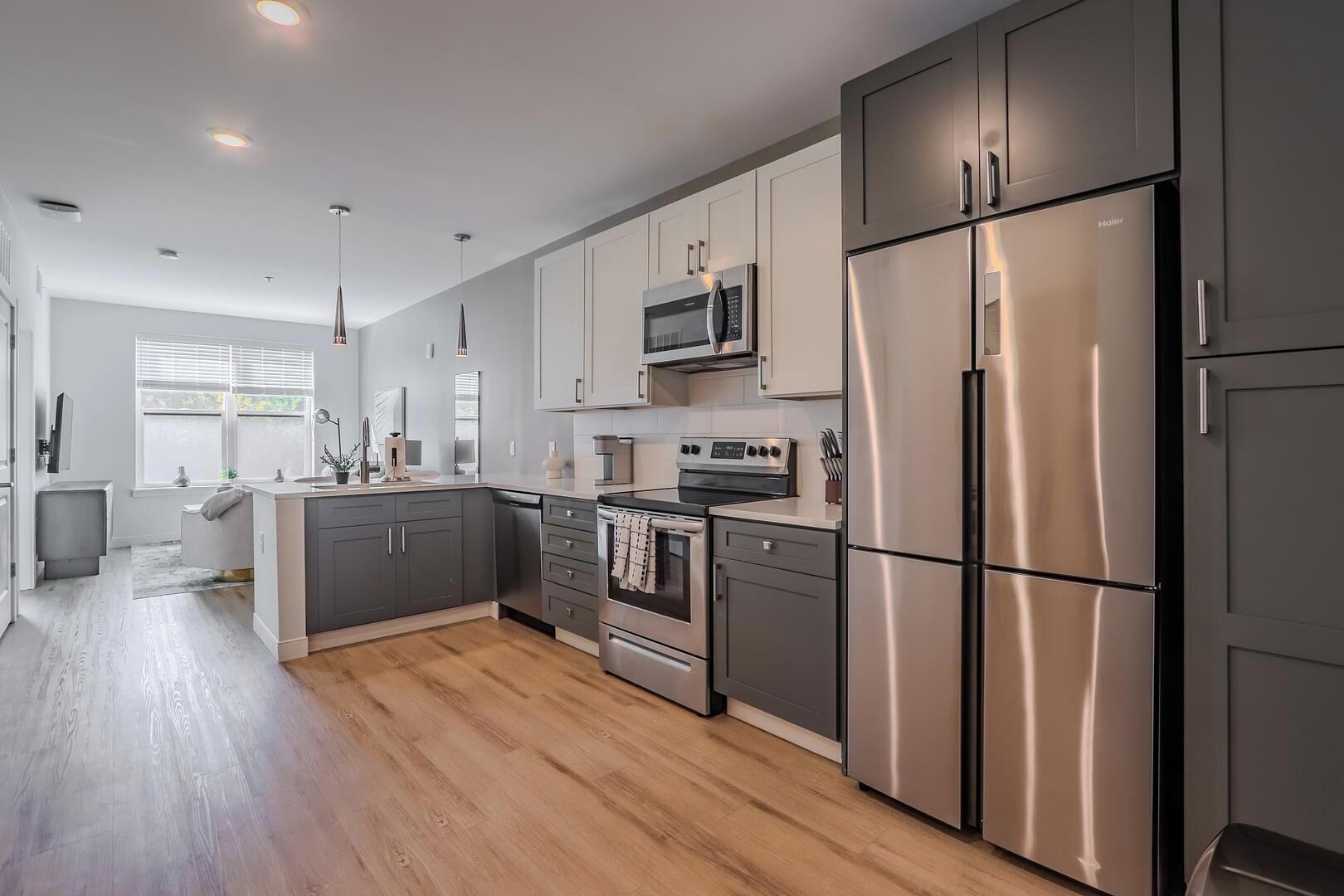 Kühlschrank, Esstisch