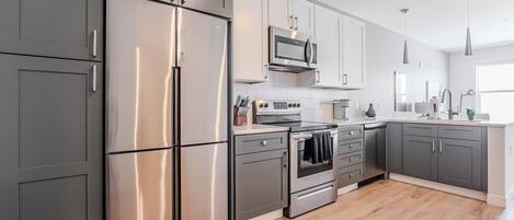 Kühlschrank, Esstisch