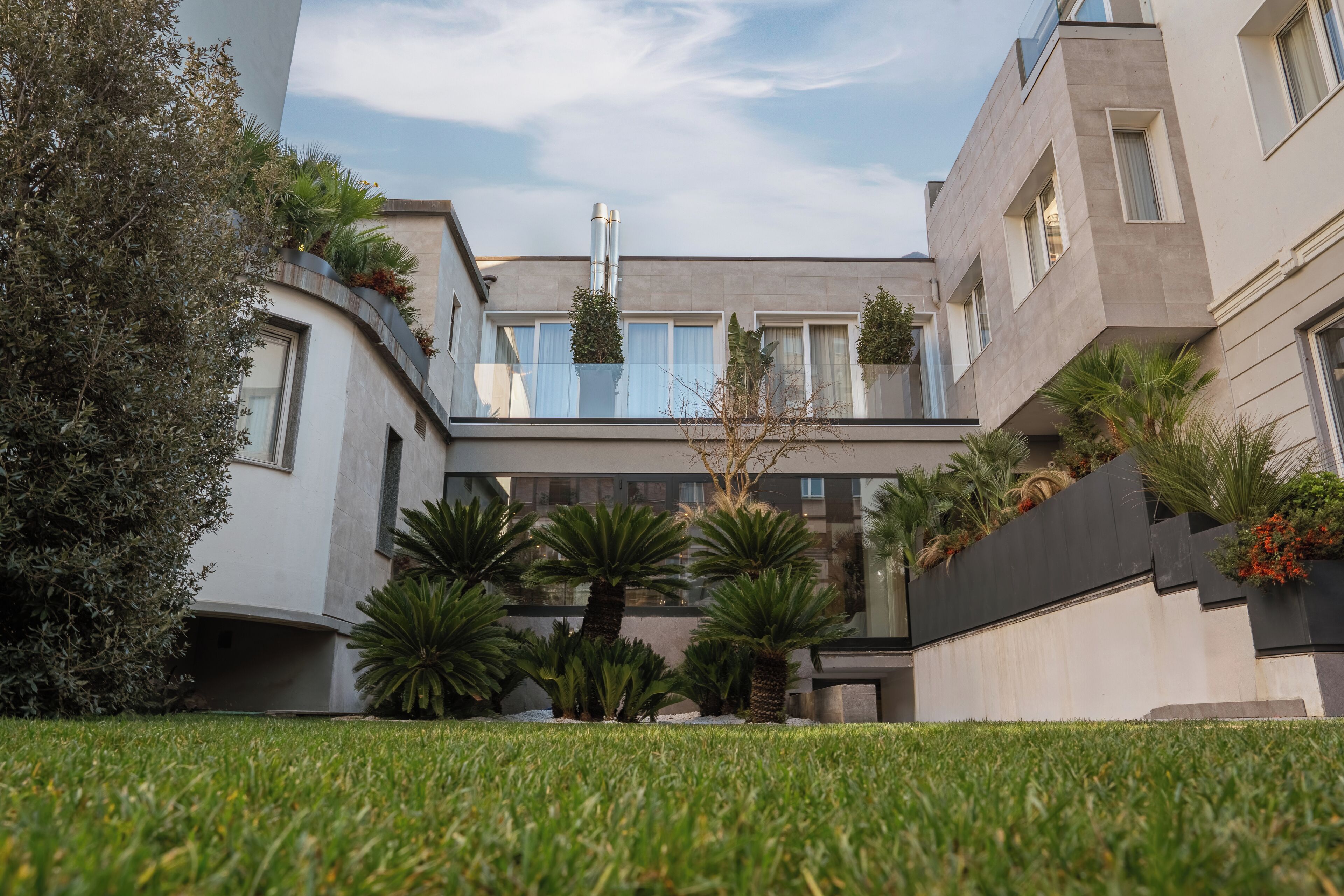 المنشأة من الخارج