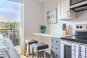 Fridge, dining tables - Landing | Beautiful Studio, Gym (Ithaca)