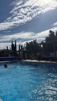 14 piscinas al aire libre