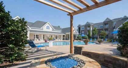 Landing | Stunning 2BD, Tennis Court, Clubhouse