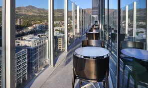 Outdoor dining - Landing | Incredible Studio, Game Room, Gym (Salt Lake City)