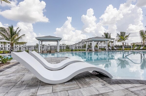 Pool - Landing | Stunning 1BD, Gym, Tennis Court (Fort Myers)