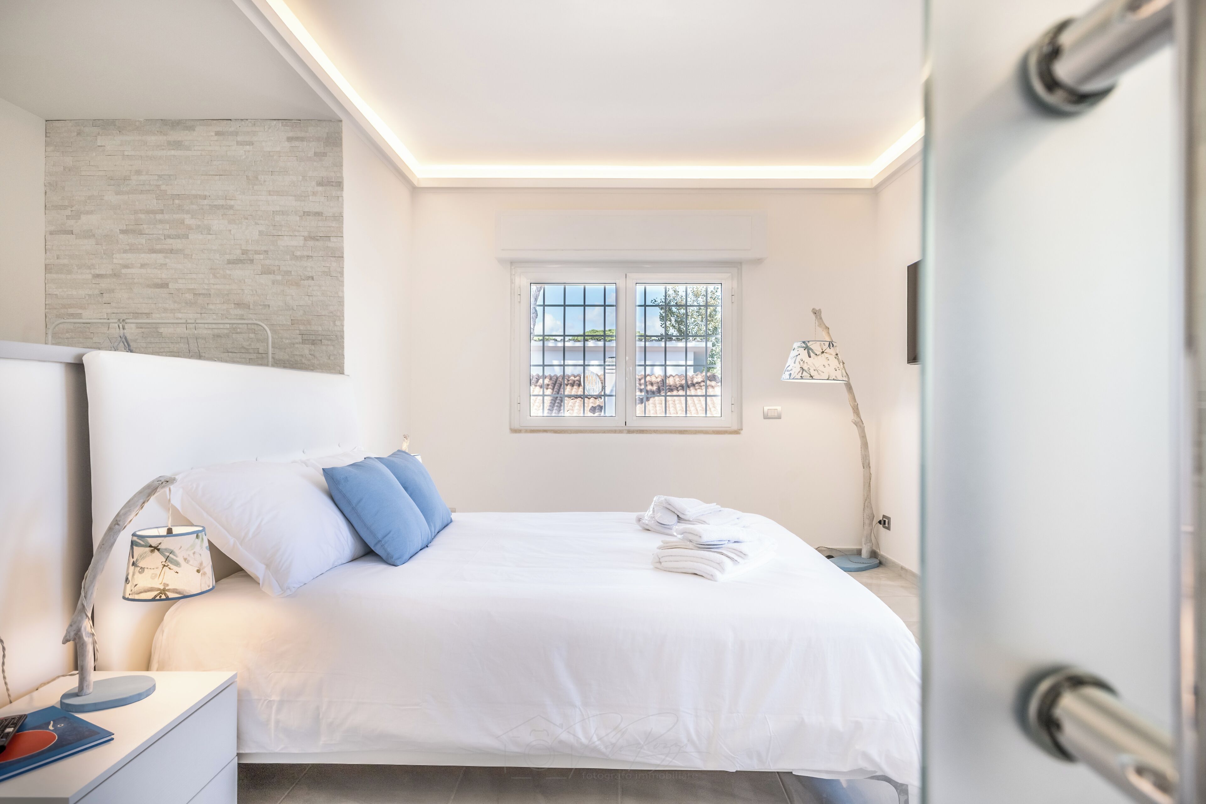 Standard Double Room, Garden View | Bathroom | Shower, hair dryer, slippers, towels