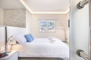 标准双人房, 花园景观 | 浴室 | 淋浴设施、吹风机、拖鞋、毛巾