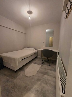 1 bedroom, iron/ironing board, WiFi, bed sheets - 1+1 Keyifli ve guvenlikli daire (İzmir)