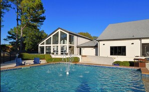 Pool - Landing | Modern 2BD, Pool, Clubhouse (Huntsville)