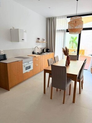 Fridge, microwave, oven, dishwasher - Loft Taronja Ruzafa-Central Park. (Valencia)