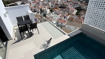 Private pool