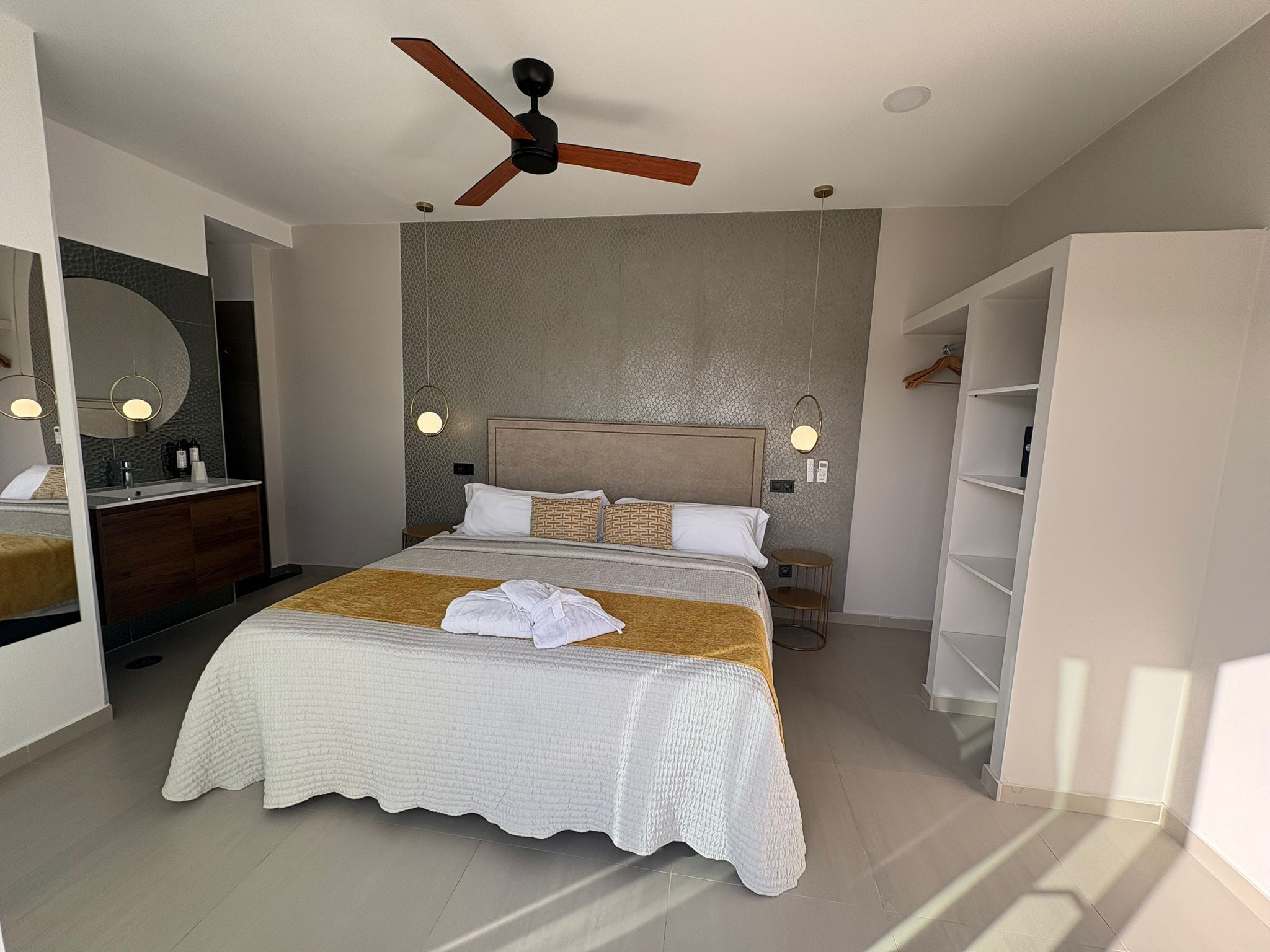 Peralatan tempat tidur premium, gebar bulu kapas, busa memori 