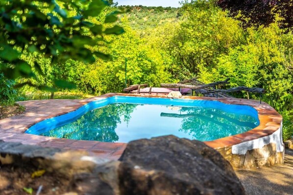 Seasonal outdoor pool - Cinco Lunas - Alojamiento Vegetariano  (Zahara de la Sierra)