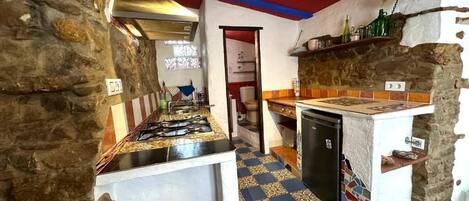 Apartment, Private Bathroom | Private kitchen