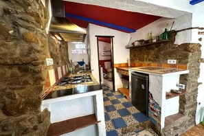Private kitchen - Cinco Lunas - Alojamiento Vegetariano  (Zahara de la Sierra)