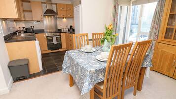 Cookware/dishes/utensils