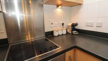 Cookware/dishes/utensils