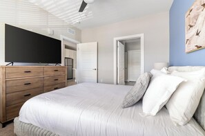 Desk, iron/ironing board, WiFi, bed sheets - Landing | Stylish 1BD, Pool, Clubhouse (Orlando)