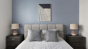 1 habitación, escritorio, tabla de planchar con plancha y wifi 