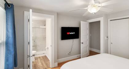 Highwood Haven- 4 Bedroom Steps to Train station!