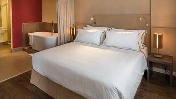 Een laptopwerkplek, verduisterende gordijnen, gratis wifi