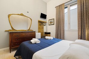 1 bedroom, WiFi, bed sheets - Orchid Room – Double with Wi-Fi, A/C, and Accessible Bathroom (Prato)
