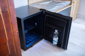 Interior - Room 'Camera Orchidea - Tripla' with Shared Garden, Wi-Fi and Air Conditioning (Prato)