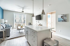 Interior - Landing | Amazing 1BD, Game Room, Pool (Savannah)