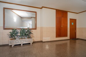 Interior - Apartment 'El Fondón 2' in Cangas de Onís  – Central, Pet-Friendly, Step-Free Access (Cangas de Onís)