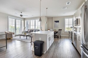 Interior - Landing | Beautiful 2BD, Yoga Studio, Gym (Savannah)