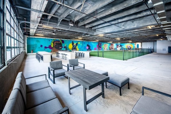 Interior - Landing | Spectacular 1BD, Gym, Game Room (Kansas City)