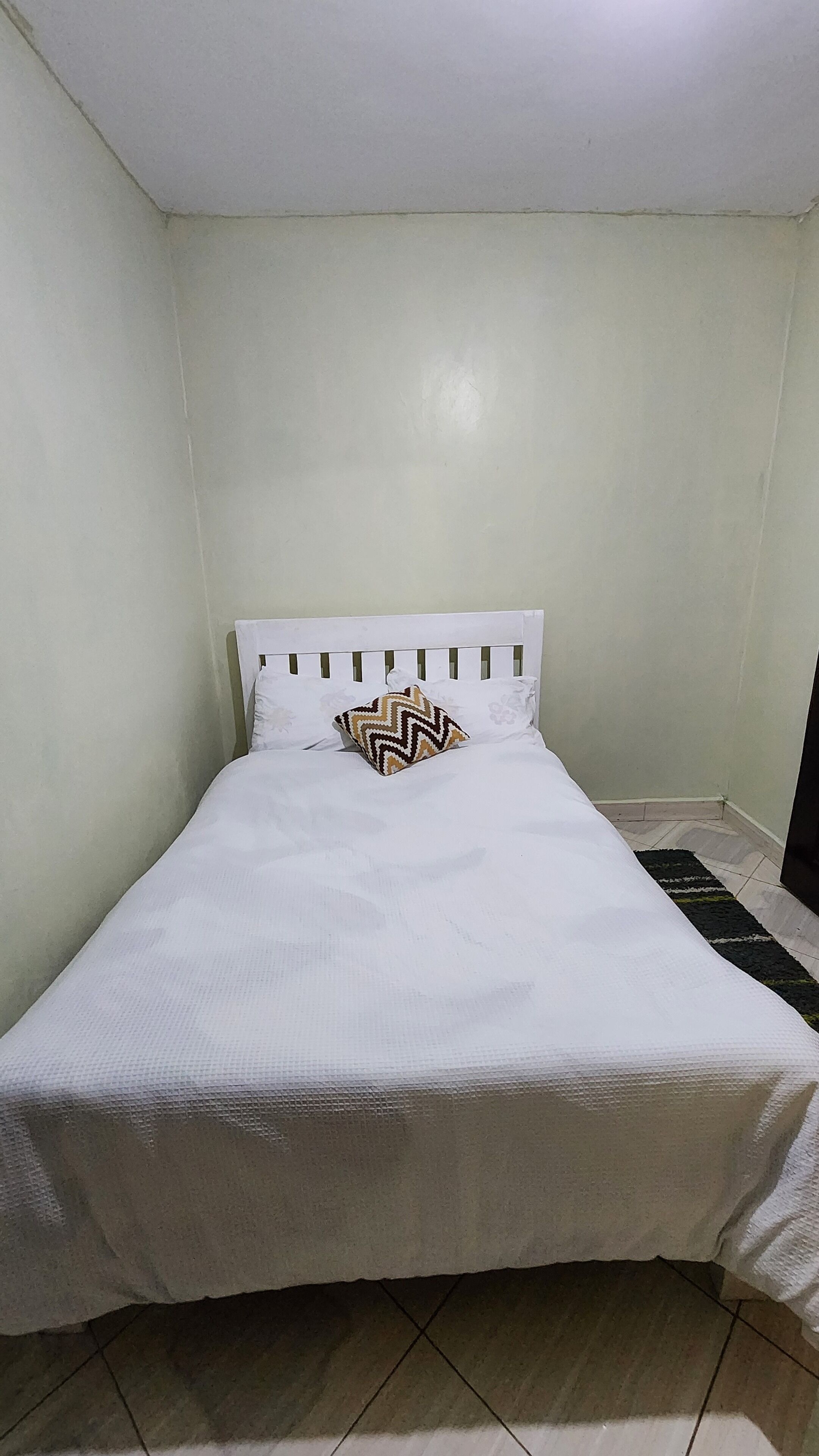 Ferros/tábuas de passar roupa, Wi-Fi, roupa de cama