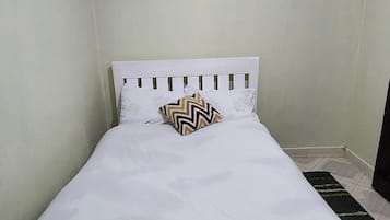 Ferros/tábuas de passar roupa, Wi-Fi, roupa de cama