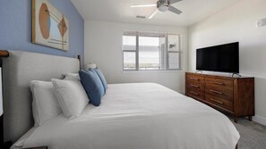 Desk, iron/ironing board, WiFi, bed sheets - Landing | Spectacular 1BD, Gym, Yoga Studio (Denver)