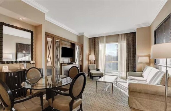 Living area - 31st Floor 1-BR Corner Suite at Signature at MGM (Las Vegas)