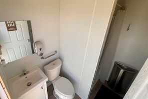 Dusche, Handtücher, Seife, Toilettenpapier