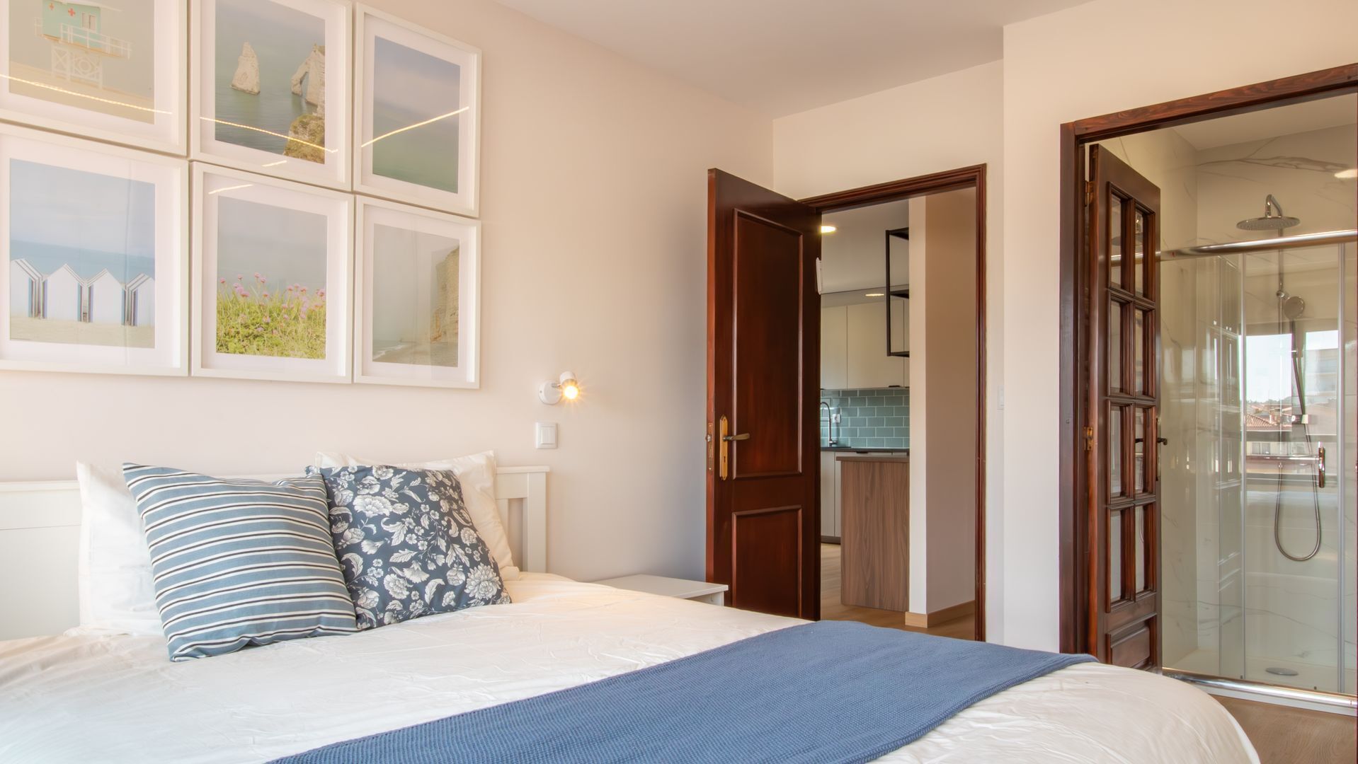 Fer et planche à repasser, Wi-Fi gratuit, draps fournis