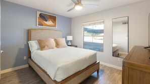 Desk, iron/ironing board, WiFi, bed sheets - Landing | Amazing 1BD, Pool, Clubhouse (Sunrise Manor)