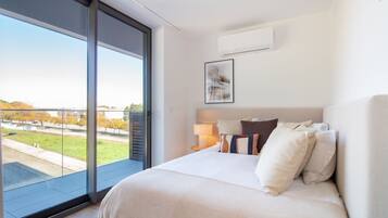 Fer et planche à repasser, Wi-Fi gratuit, draps fournis