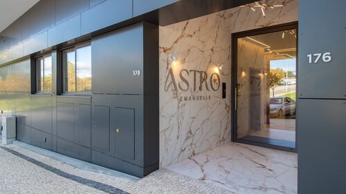 Stylish 2BR in Leça w/ AC by LovelyStay